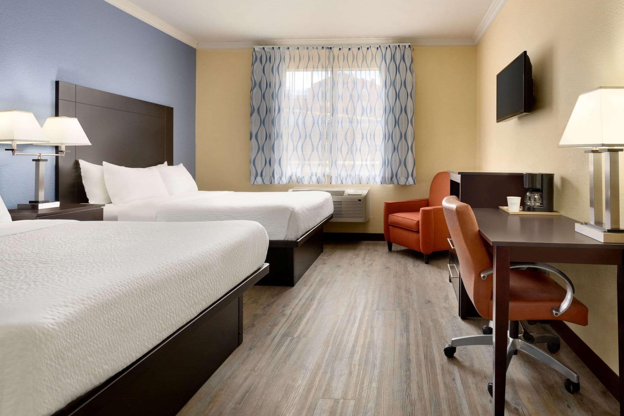 Days Inn & Suites By Wyndham Dfw Airport South-Euless Εξωτερικό φωτογραφία