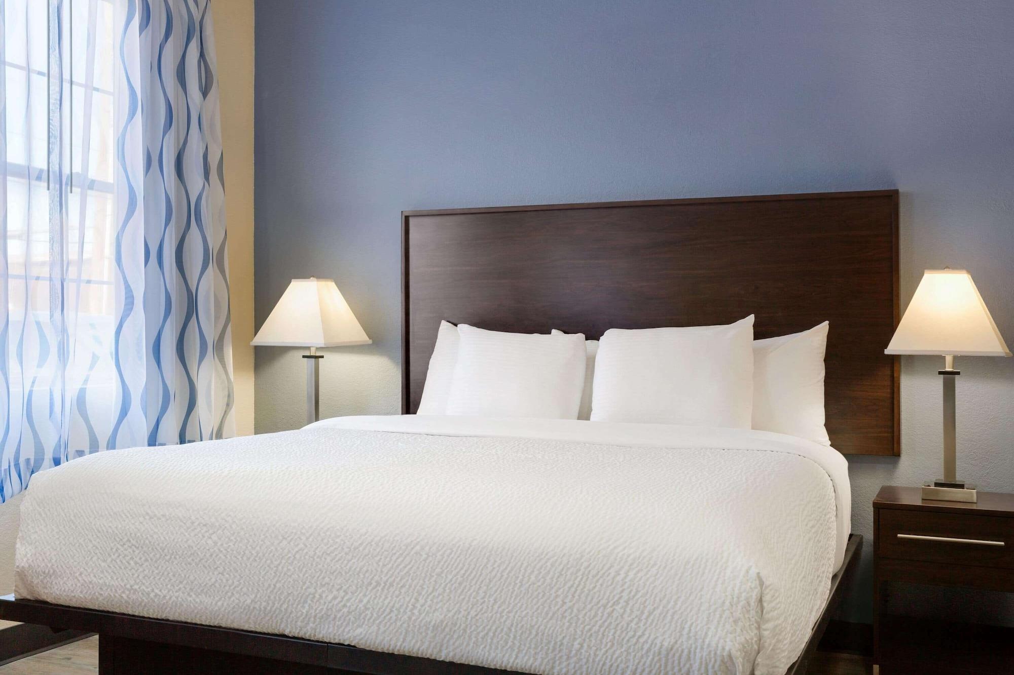 Days Inn & Suites By Wyndham Dfw Airport South-Euless Εξωτερικό φωτογραφία