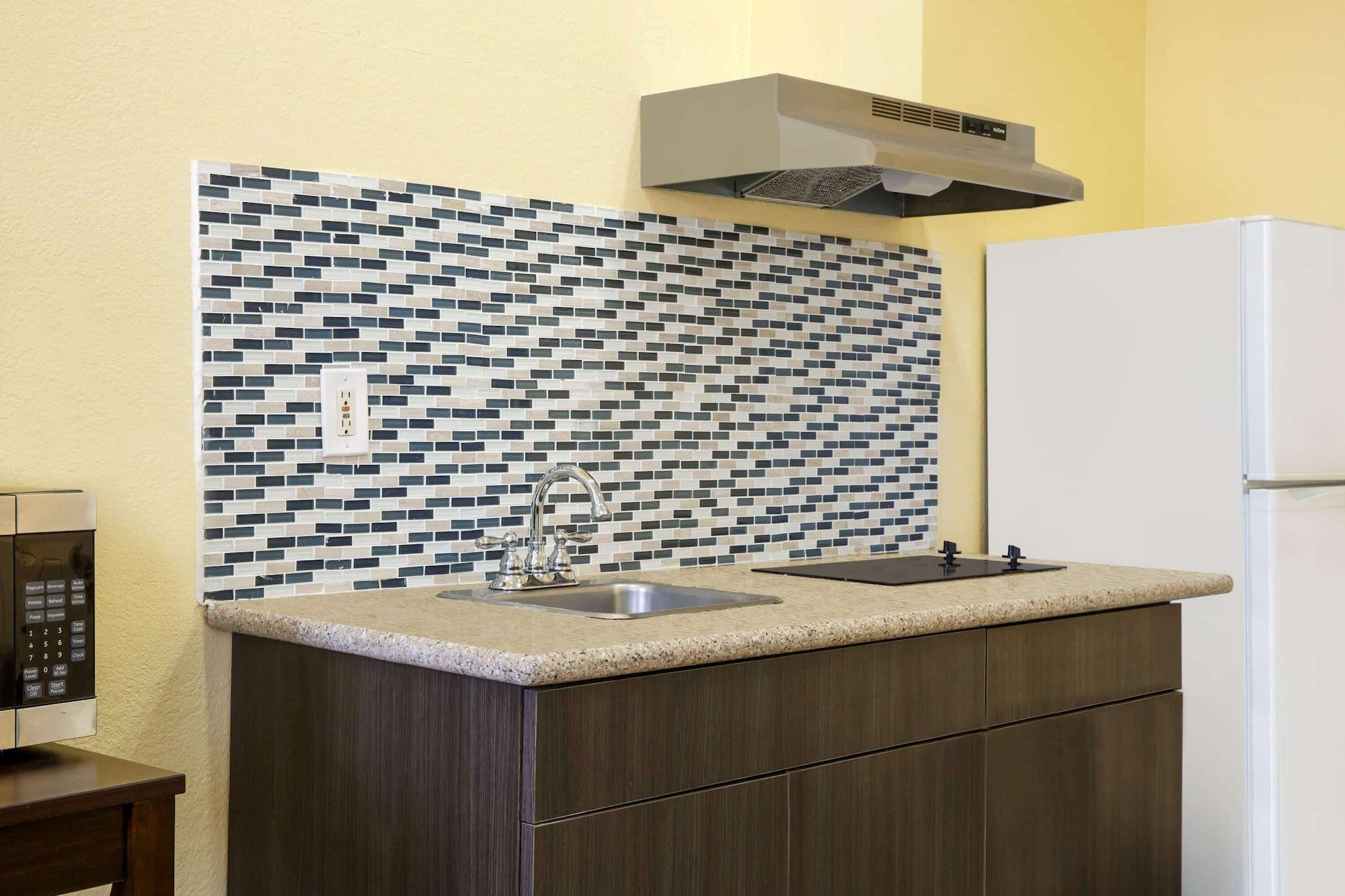 Days Inn & Suites By Wyndham Dfw Airport South-Euless Εξωτερικό φωτογραφία