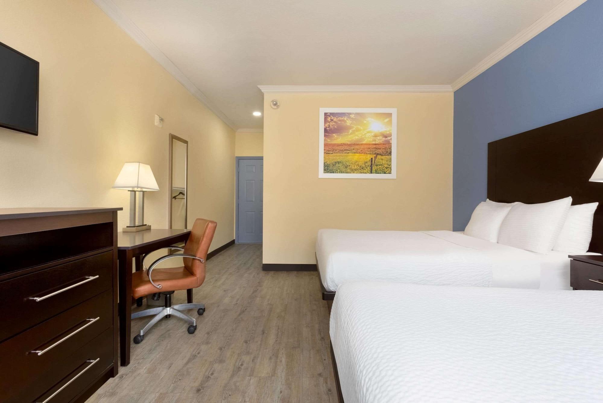 Days Inn & Suites By Wyndham Dfw Airport South-Euless Εξωτερικό φωτογραφία