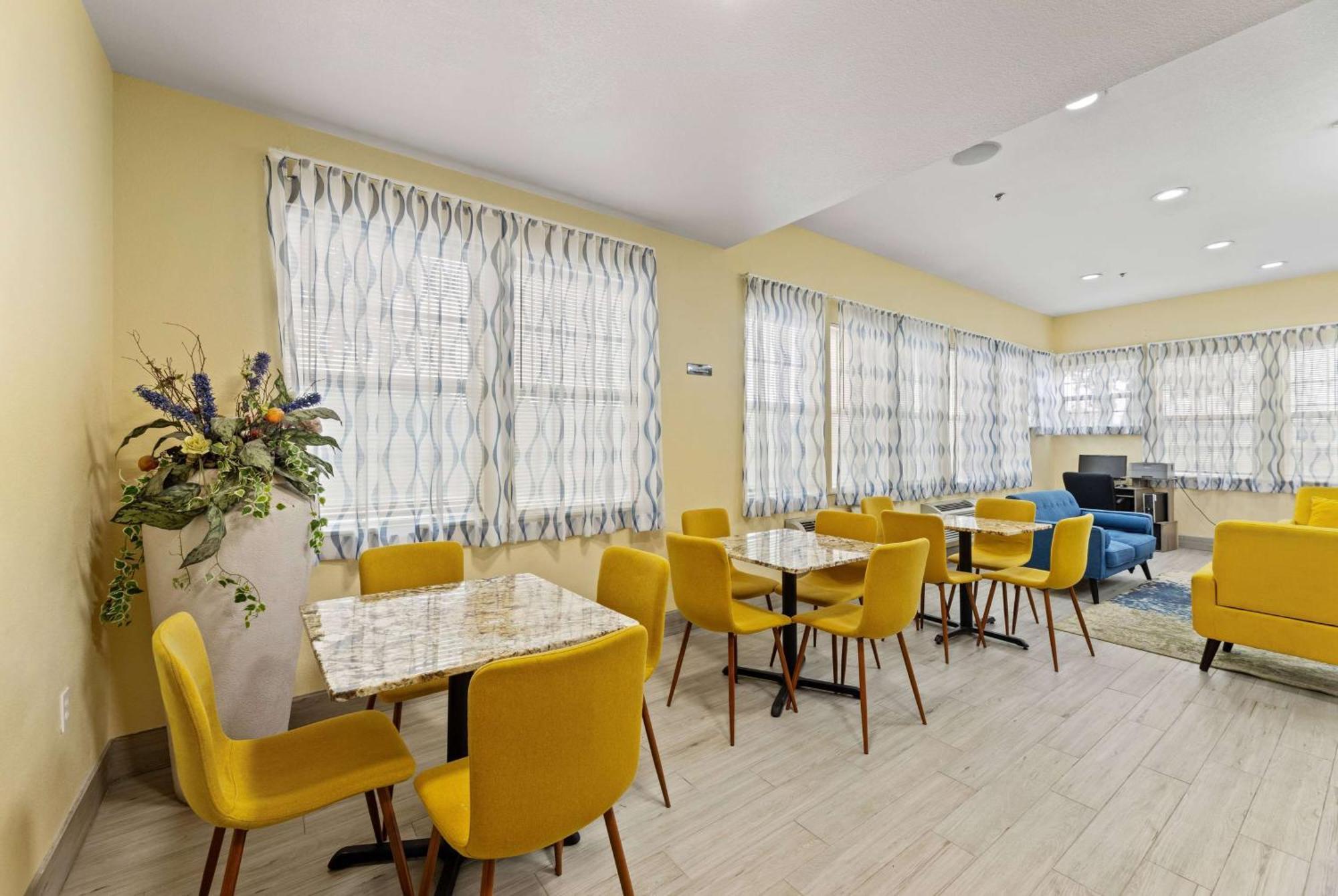 Days Inn & Suites By Wyndham Dfw Airport South-Euless Εξωτερικό φωτογραφία