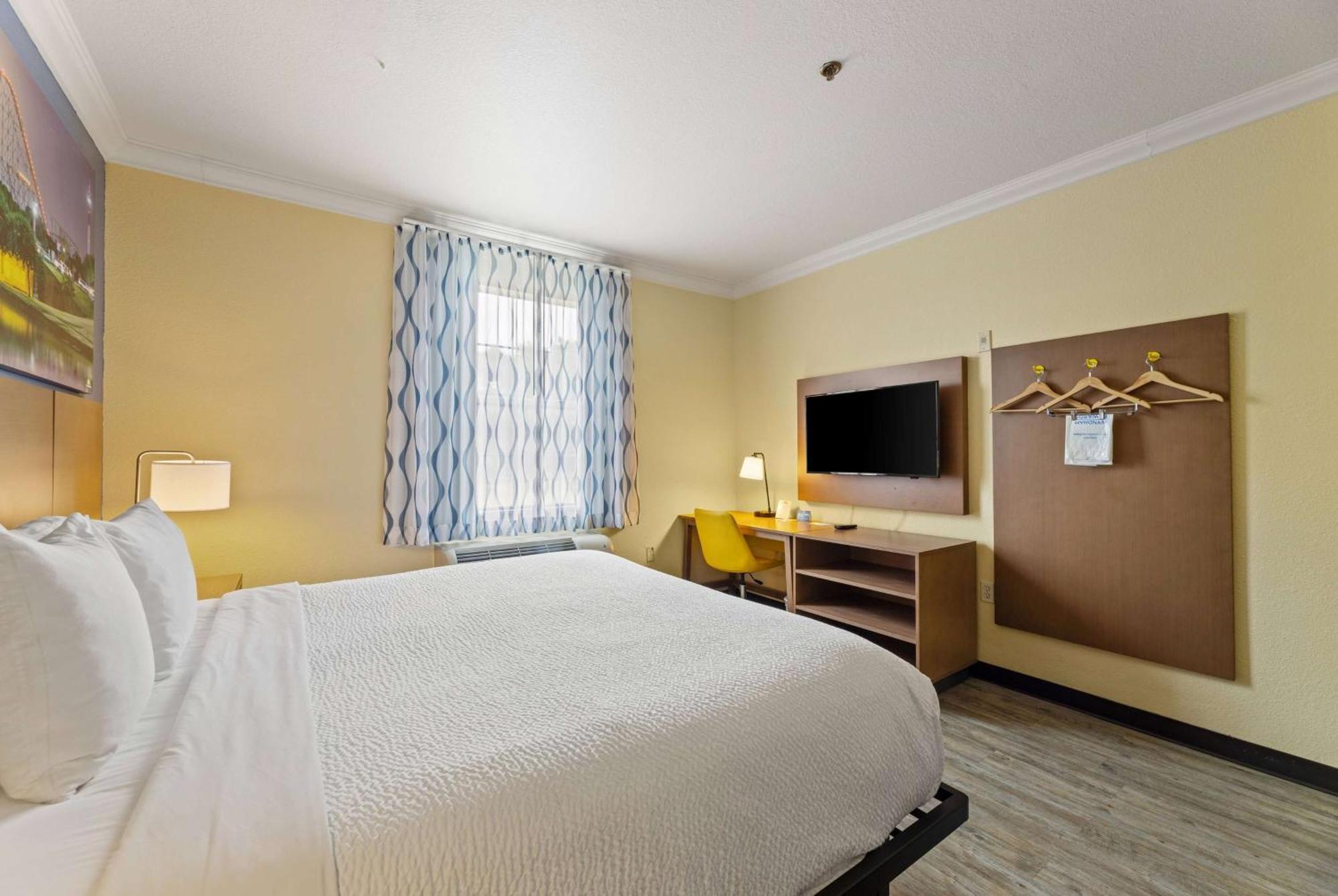 Days Inn & Suites By Wyndham Dfw Airport South-Euless Εξωτερικό φωτογραφία