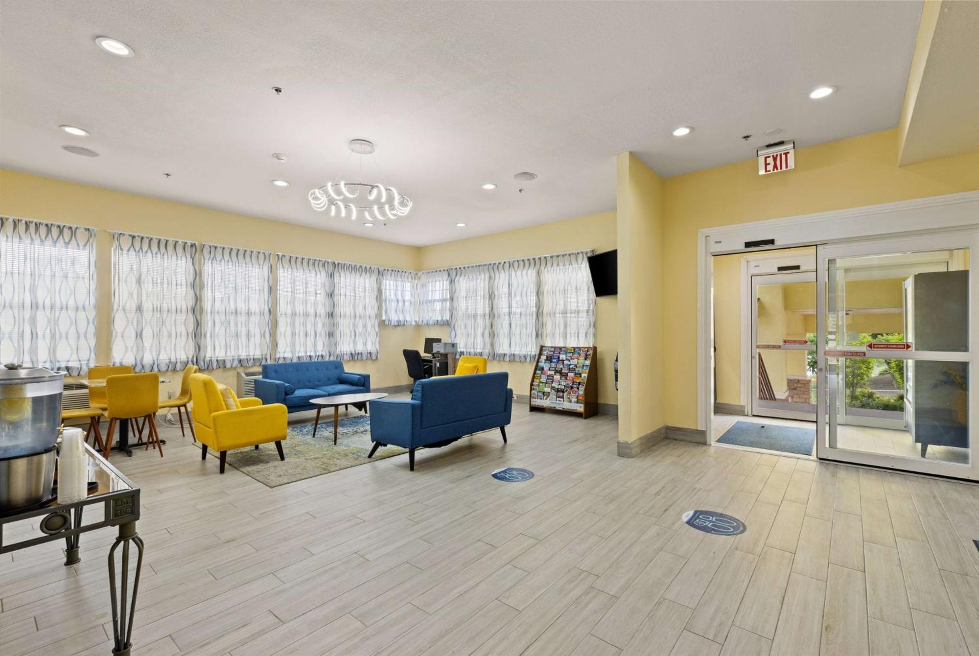 Days Inn & Suites By Wyndham Dfw Airport South-Euless Εξωτερικό φωτογραφία